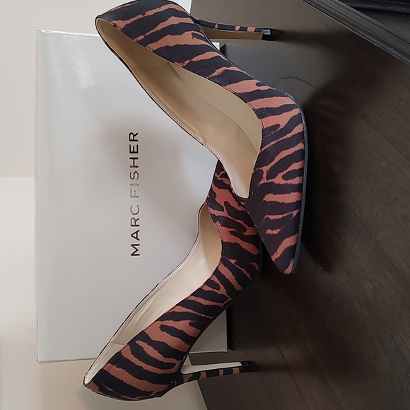 🎉LABOR DAY ONLY SALE Host Pick 8-7🎉 🤎Stunning Marc Fisher Animal Print Heel🤎 - Picture 1 of 8